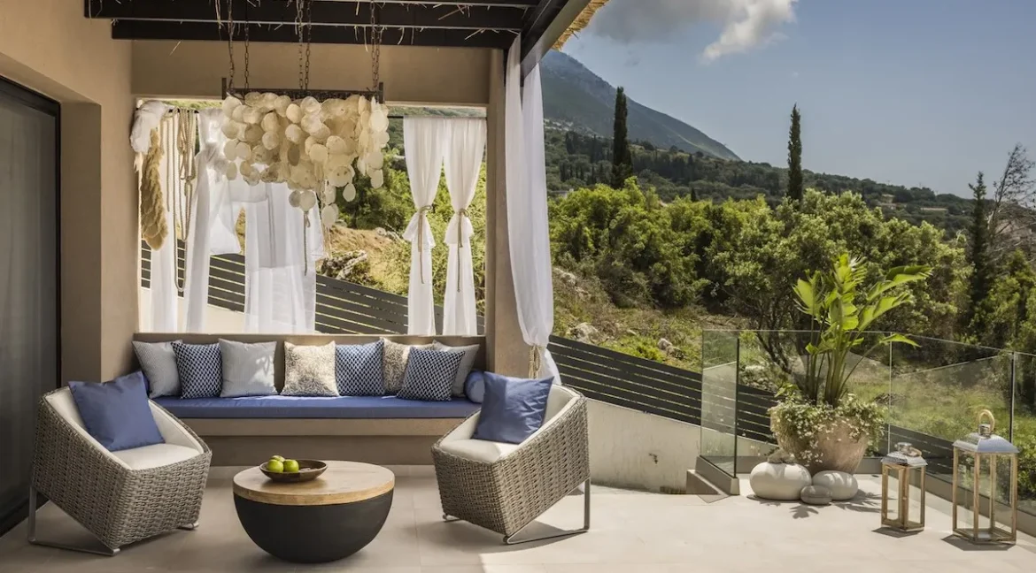 Stunning villa in Kefalonia for sale Ionio 7
