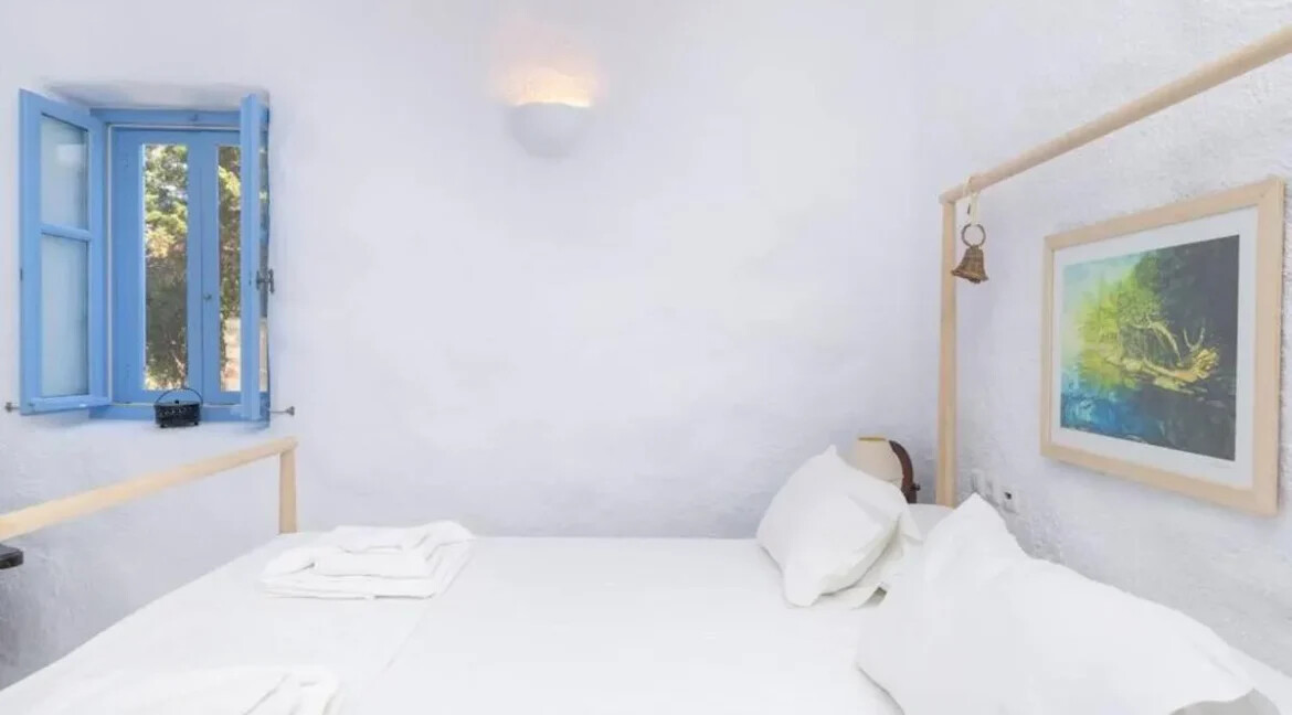 Traditional Cycladic Villa in Paros for sale 10