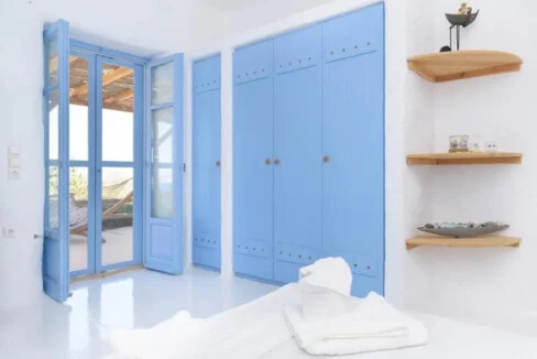 Traditional Cycladic Villa in Paros for sale 11