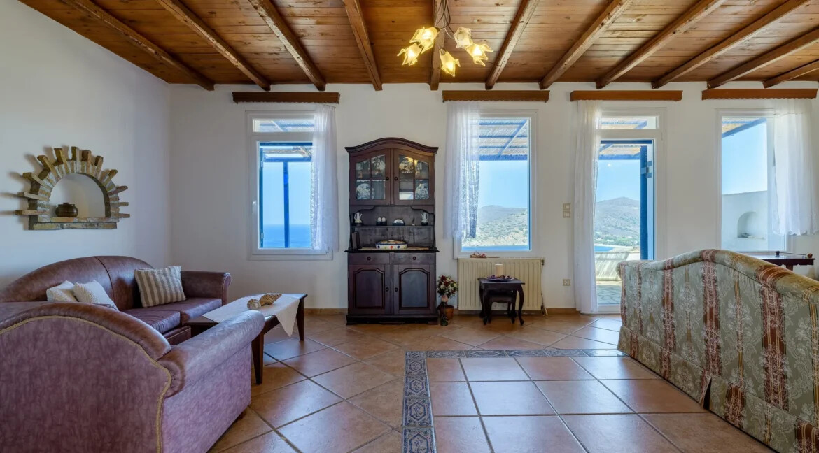 Traditional Cycladic house for sale in Andros island 12