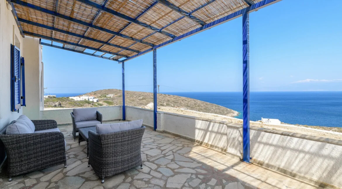 Traditional Cycladic house for sale in Andros island 14