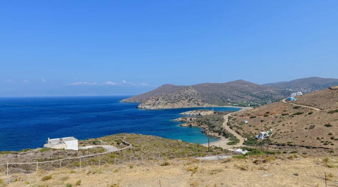 Traditional Cycladic house for sale in Andros island 2