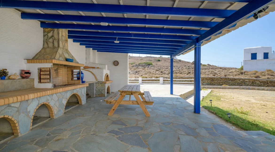 Traditional Cycladic house for sale in Andros island 3