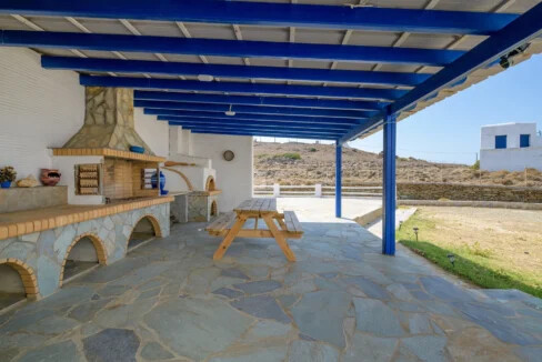Traditional Cycladic house for sale in Andros island 3