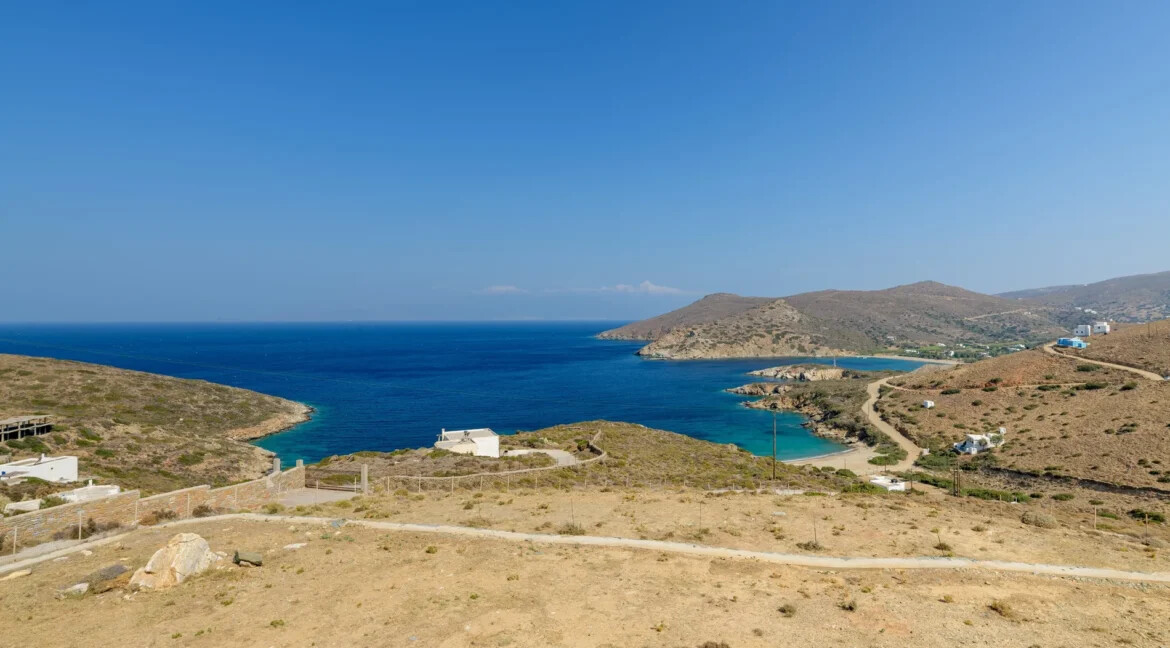 Traditional Cycladic house for sale in Andros island 4
