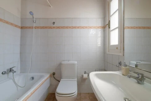 Traditional Cycladic house for sale in Andros island 7