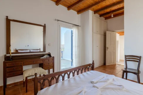 Traditional Cycladic house for sale in Andros island 8