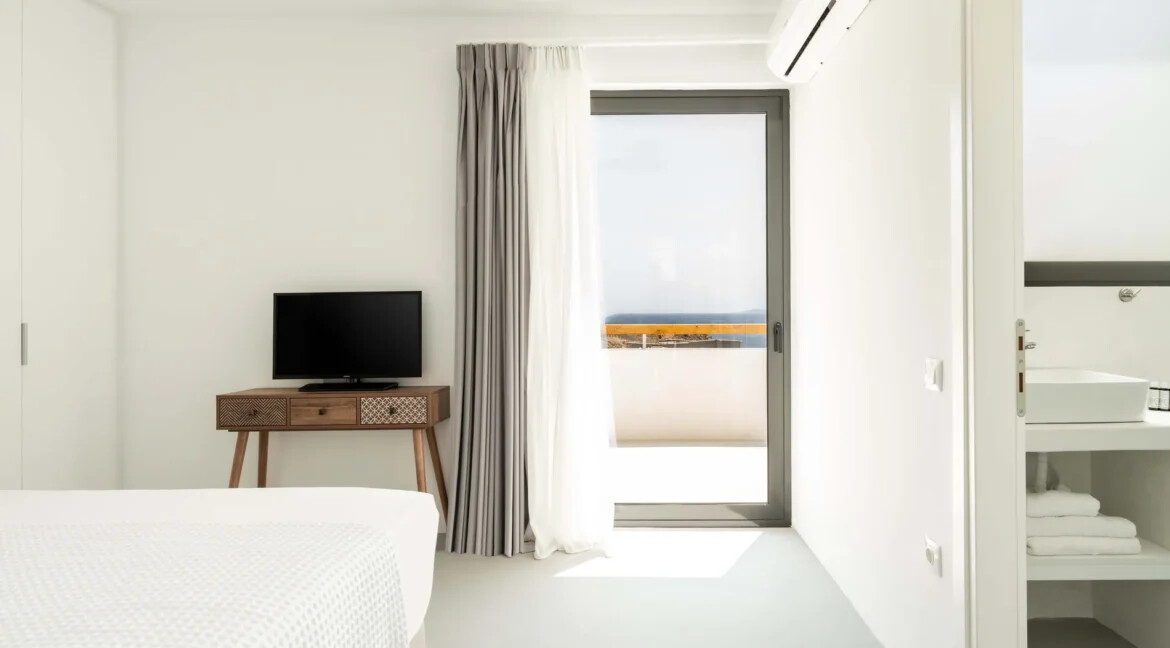 Villa With Private Pool And Stunning Views In Tinos Island 5