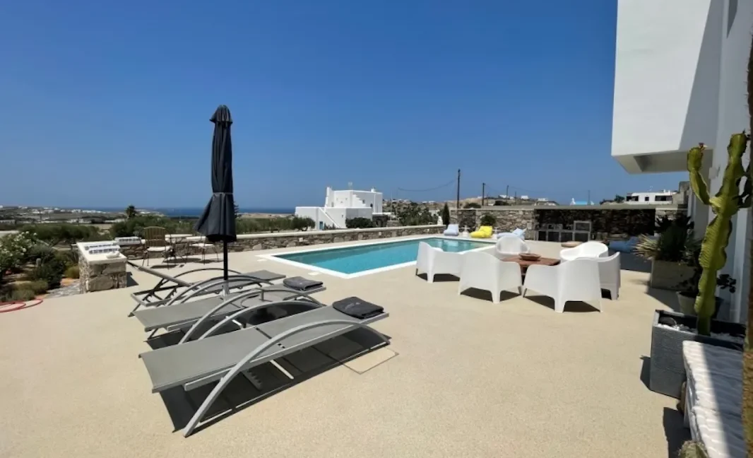 Villa for Sale in Paros 1