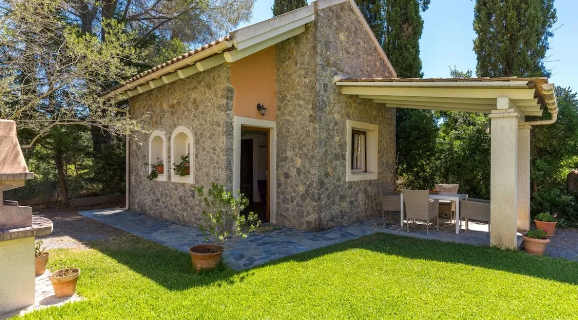 Villa in East Corfu for sale 23