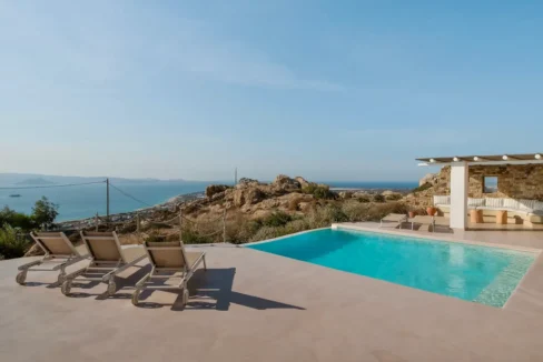 Villa with pool and garden in Tinos island for sale 15