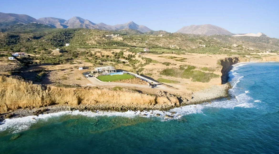 Amazing Villa 1st at the Beach for sale in Crete, Mohlos 1