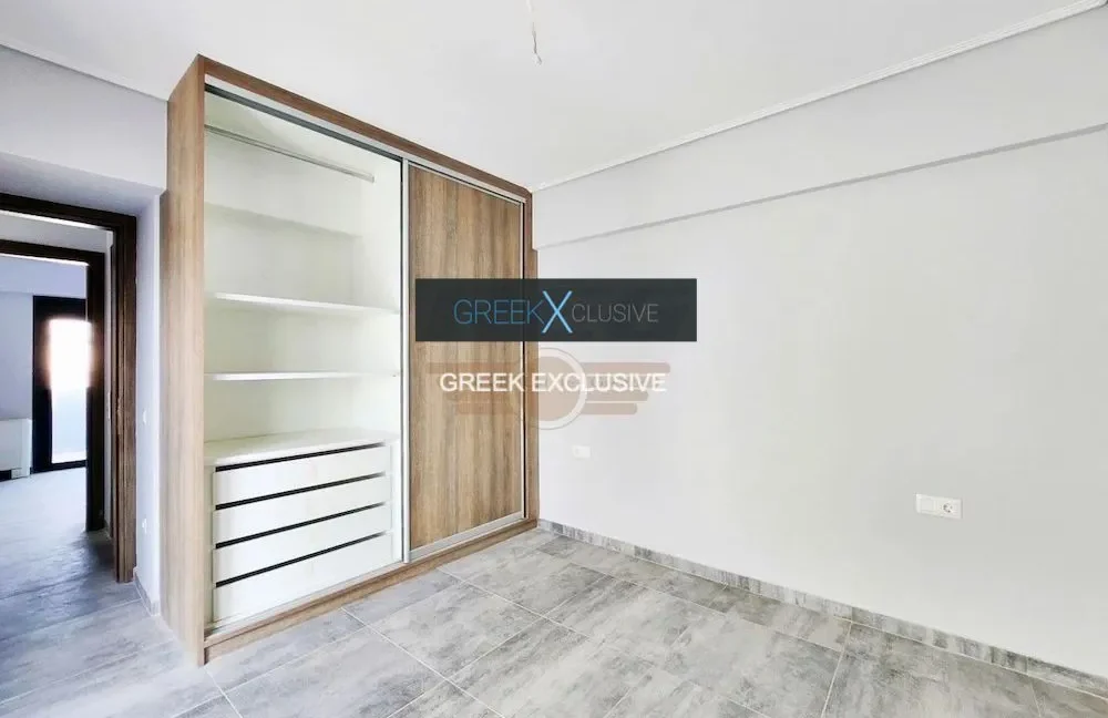 Apartment located in Piraeus for sale 11