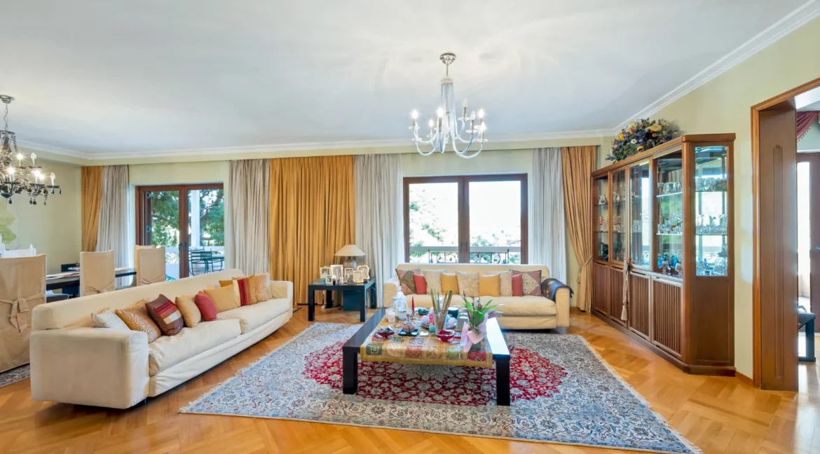 Luxurious Apartment in North Athens, Pefki