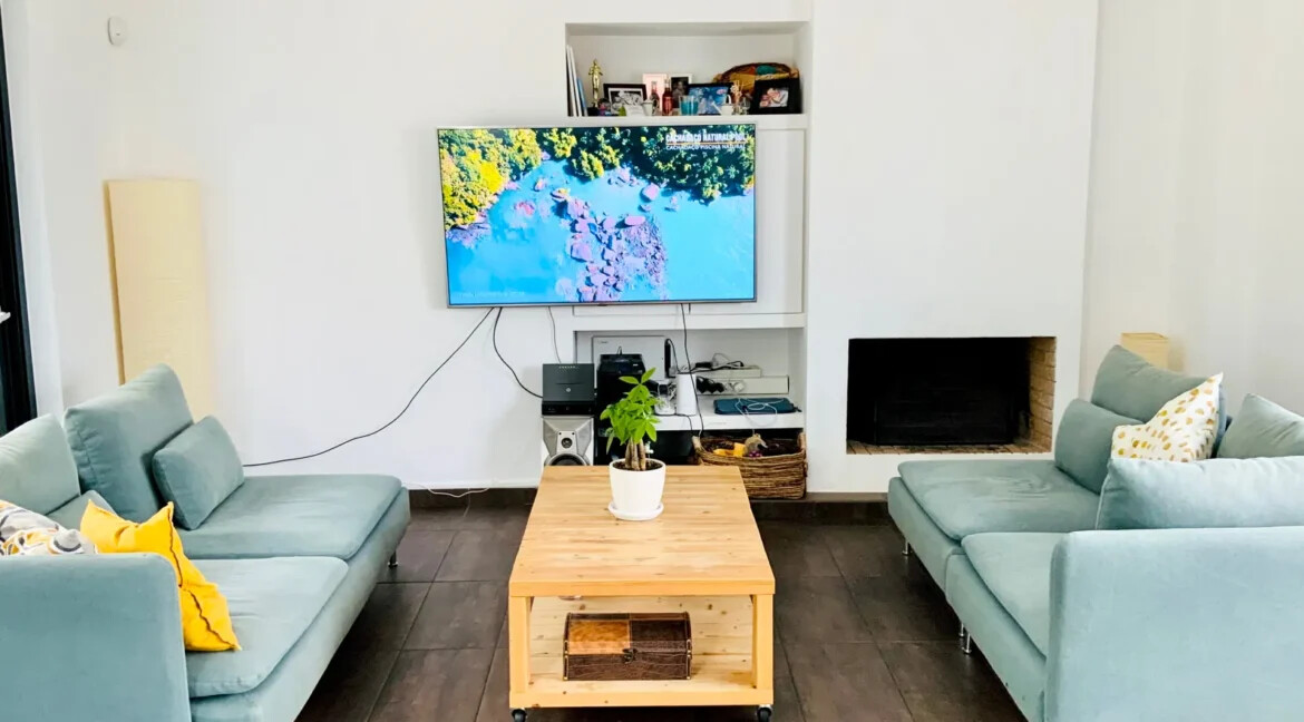 Luxurious Maisonette with Private Pool in Dionysos North Attica 12