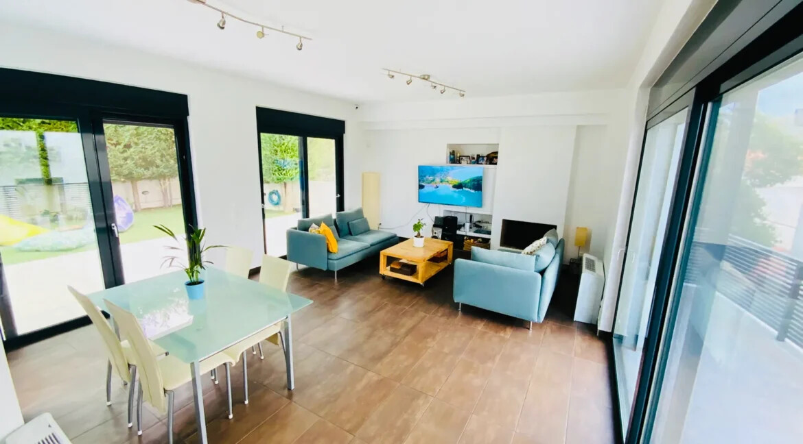 Luxurious Maisonette with Private Pool in Dionysos North Attica 18