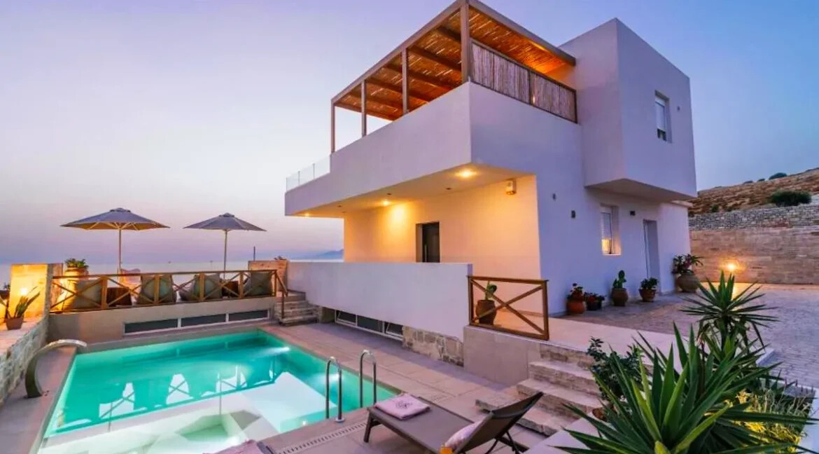 Luxurious Seaside Villa in Crete for sale 28