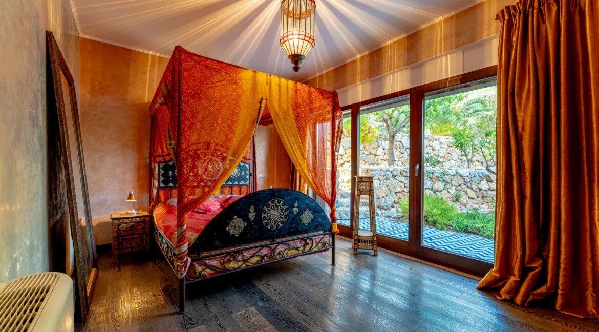 Luxurious Villa with Stunning Views in South Crete Greece 4