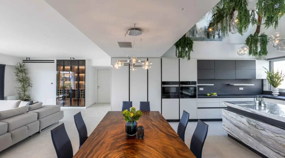 Penthouse with Panoramic Sea Views in Glyfada for sale 5