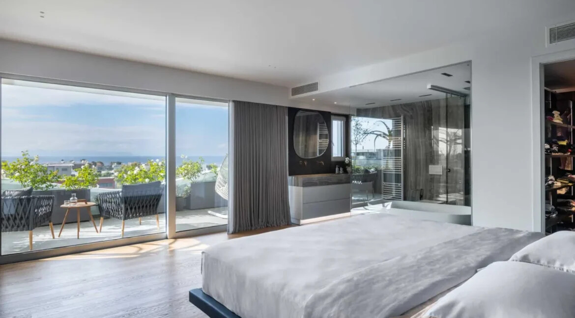 Penthouse with Panoramic Sea Views in Glyfada for sale 7