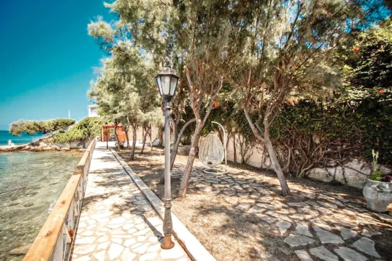 Villa de luxe en bord de mer à vendre sur l'île de Zante in 37.8045132,20.9019532,14