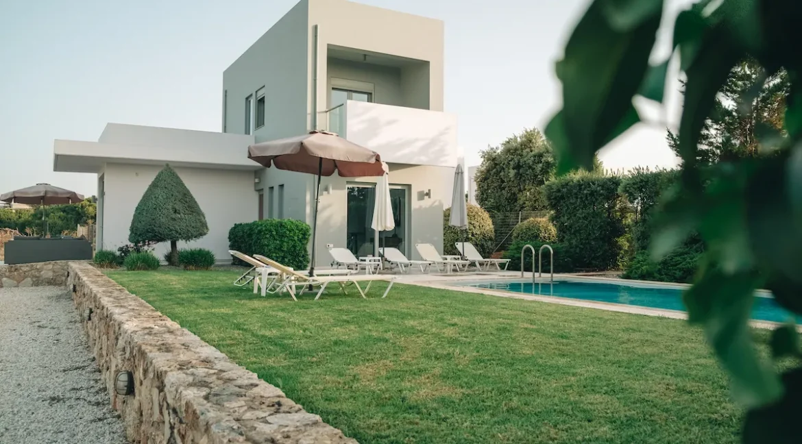 Small Villa for Sale in Stavros Akrotiri Chania Crete 2