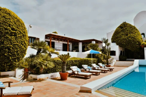 Villa With Sunset views in Santorini for sale, Imerovigli 1