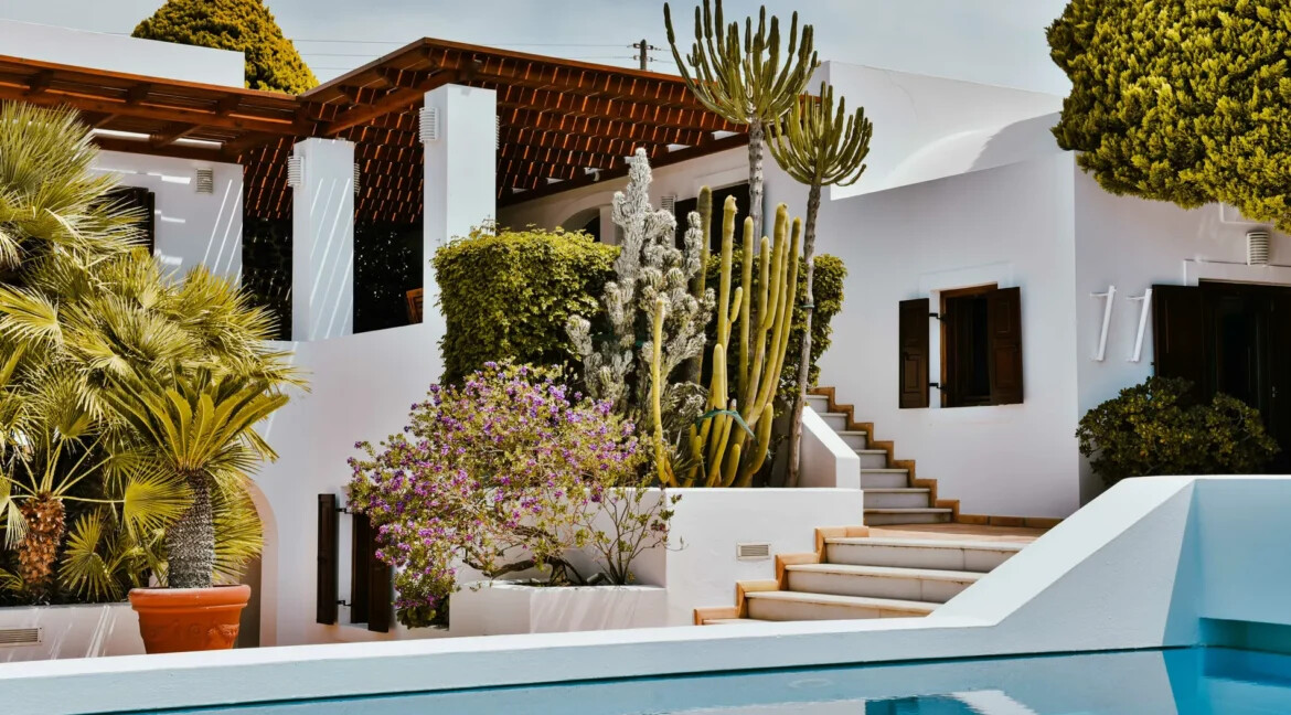 Villa With Sunset views in Santorini for sale, Imerovigli 10