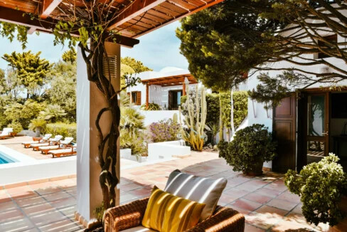 Villa With Sunset views in Santorini for sale, Imerovigli 11