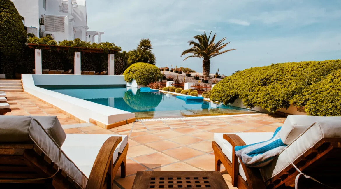 Villa With Sunset views in Santorini for sale, Imerovigli 14