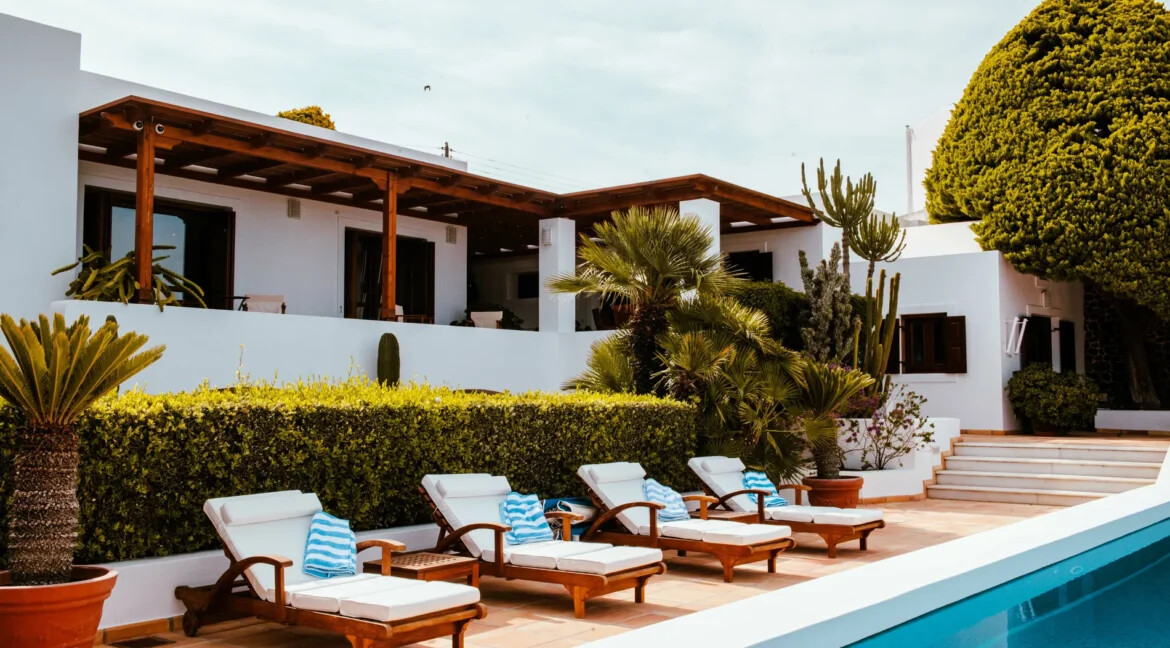 Villa With Sunset views in Santorini for sale, Imerovigli 15