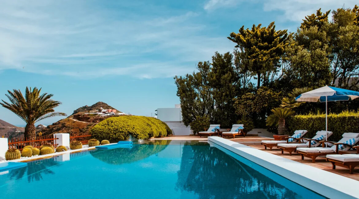 Villa With Sunset views in Santorini for sale, Imerovigli 16