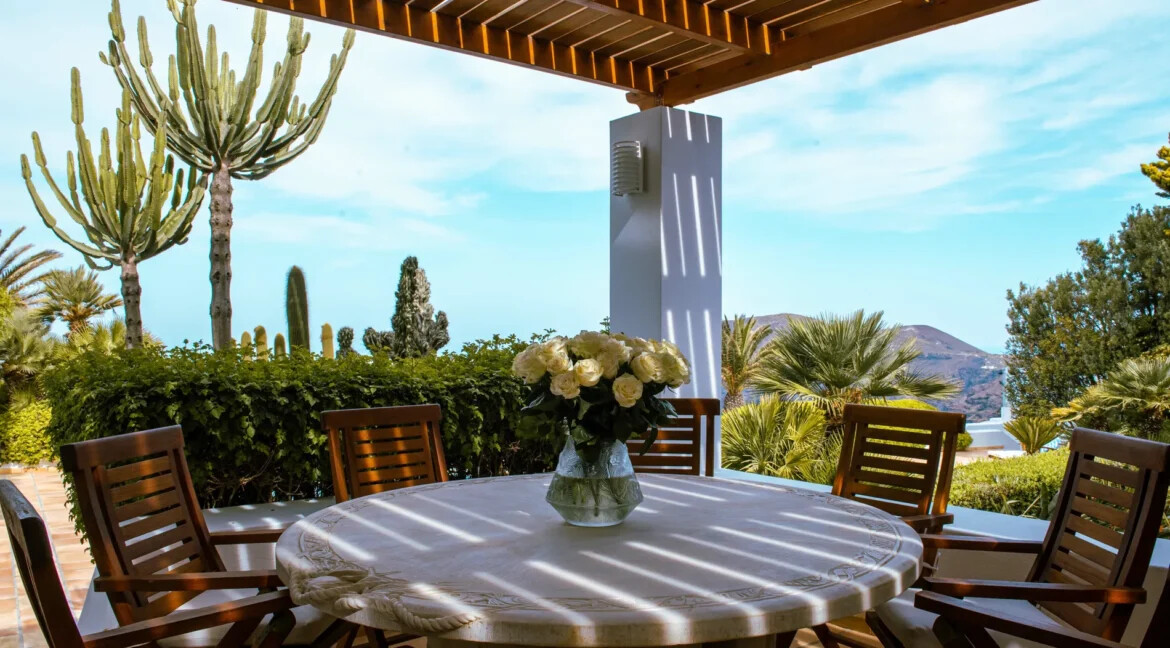 Villa With Sunset views in Santorini for sale, Imerovigli 18