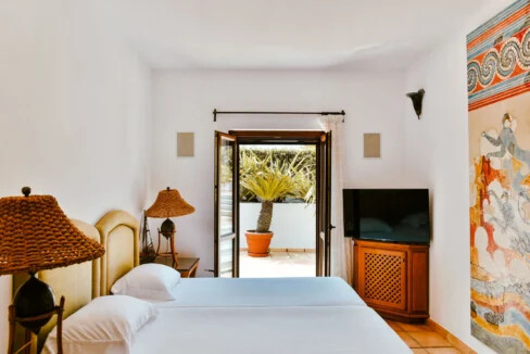 Villa With Sunset views in Santorini for sale, Imerovigli 21