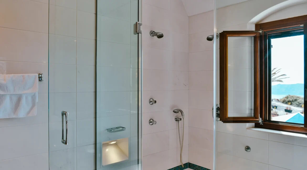 Villa With Sunset views in Santorini for sale, Imerovigli 27