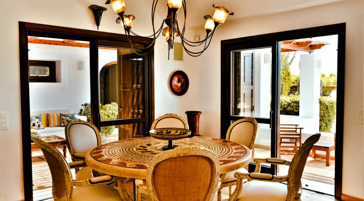 Villa With Sunset views in Santorini for sale, Imerovigli 30