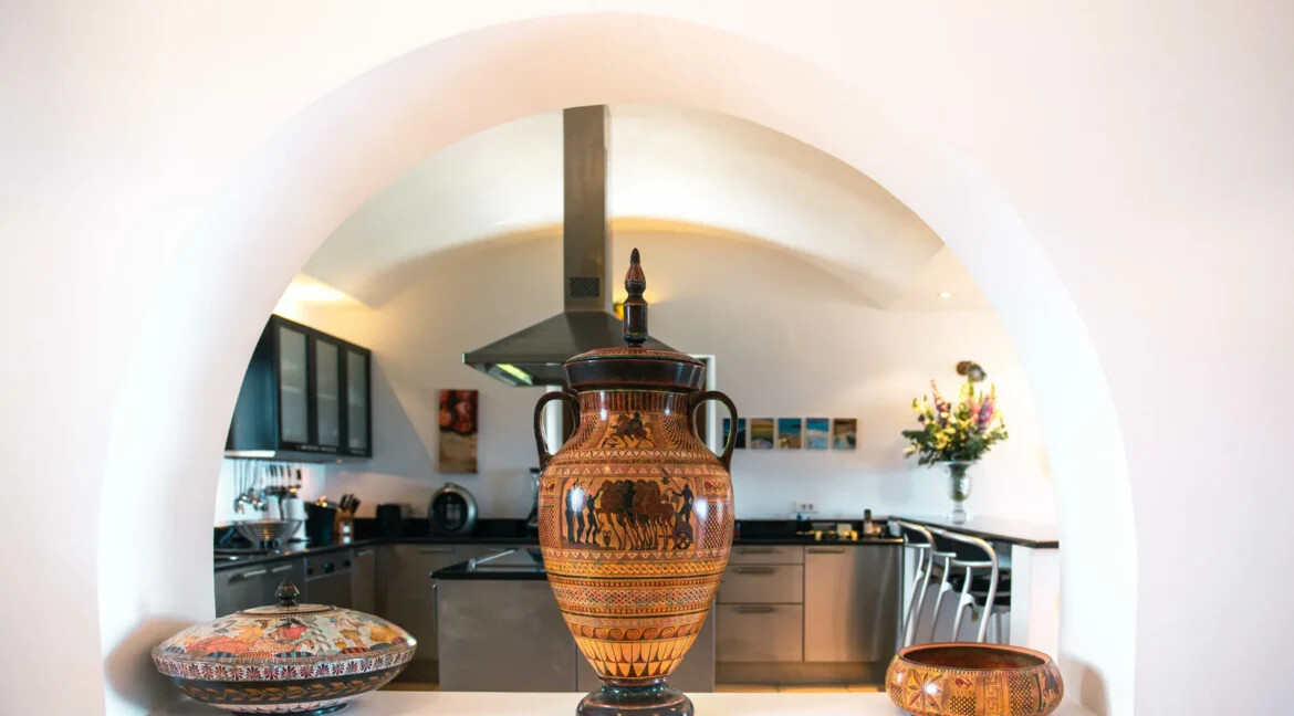 Villa With Sunset views in Santorini for sale, Imerovigli 32