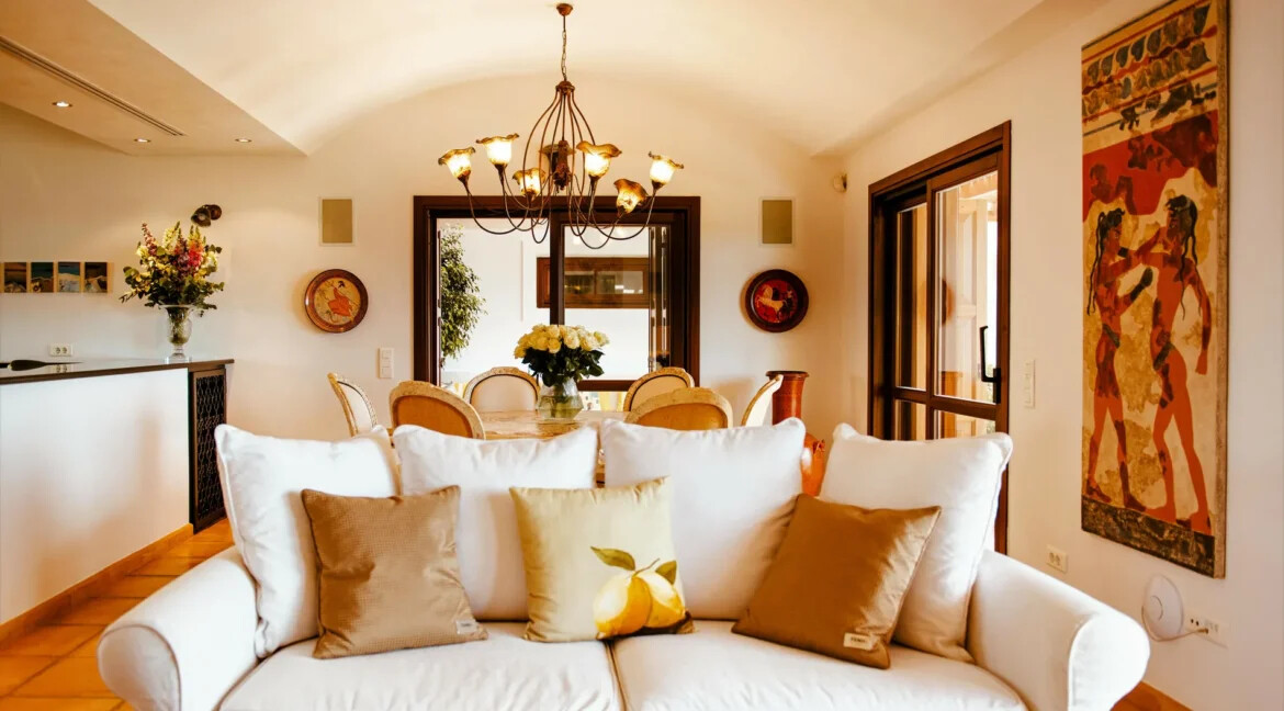 Villa With Sunset views in Santorini for sale, Imerovigli 35