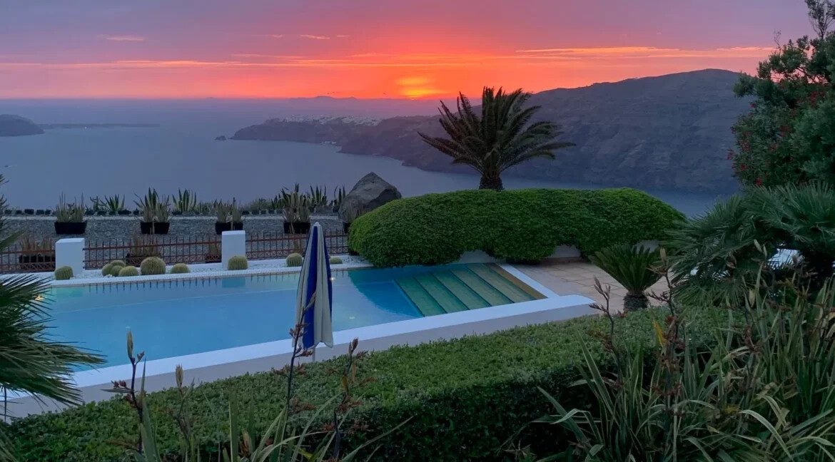 Villa With Sunset views in Santorini for sale, Imerovigli 38