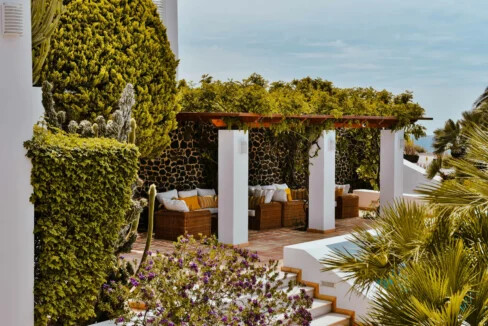 Villa With Sunset views in Santorini for sale, Imerovigli 5