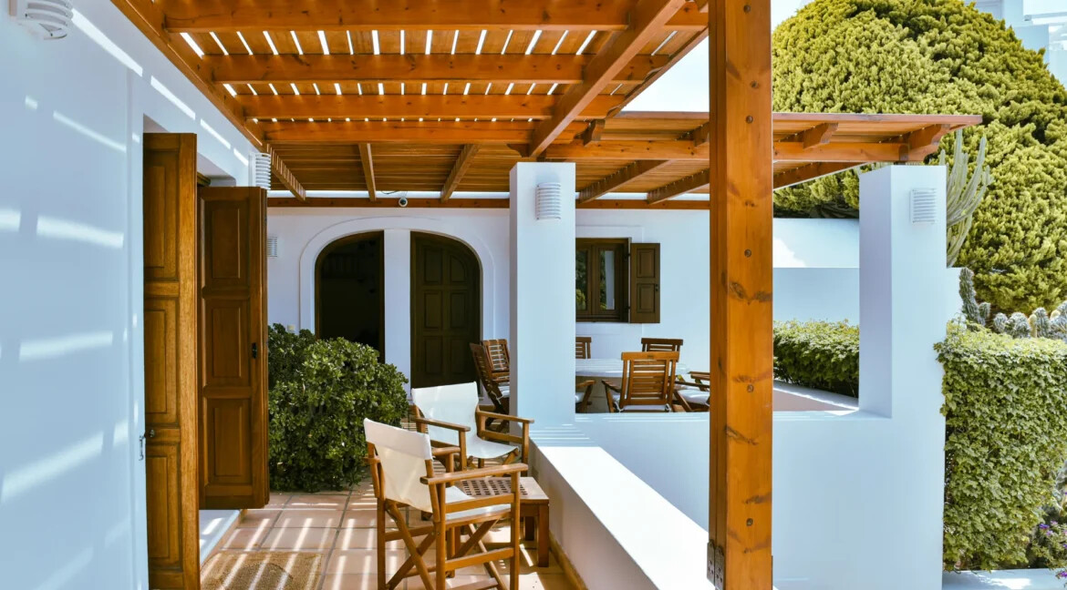 Villa With Sunset views in Santorini for sale, Imerovigli 6