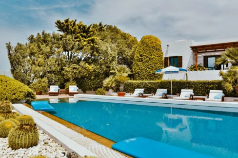 Villa With Sunset views in Santorini for sale, Imerovigli 9