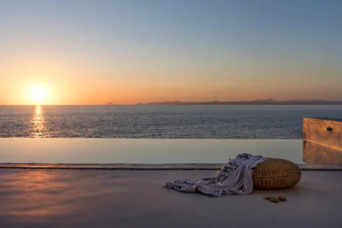 Waterfront Villa with Modern Design on Kea Island 12