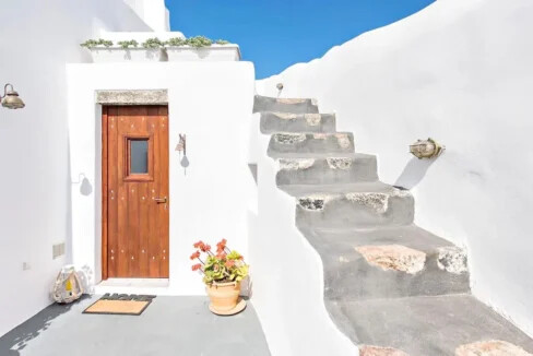Complex of Cave Houses in Santorini for sale 25