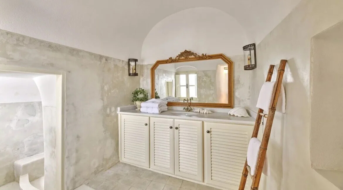 House for sale Santorini Finikia Greece 8