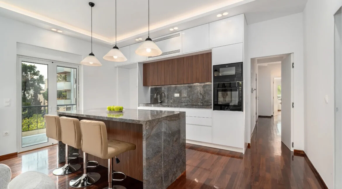 Luxurious Apartment for Sale in Voula, Center 13