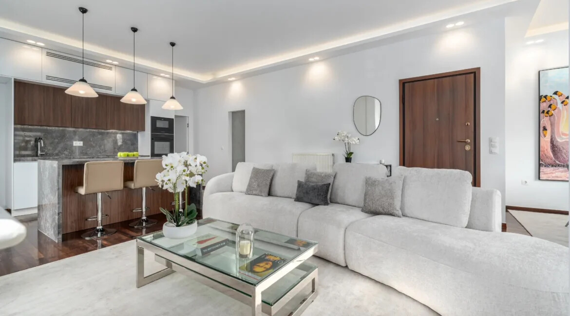 Luxurious Apartment for Sale in Voula, Center 15