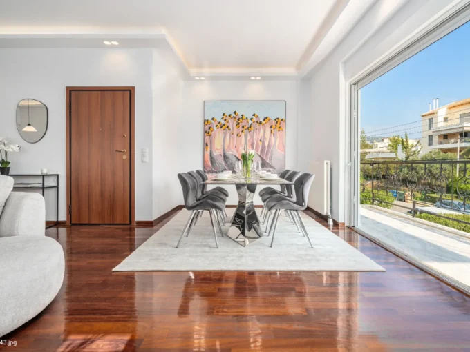Luxurious Apartment for Sale in Voula, Center