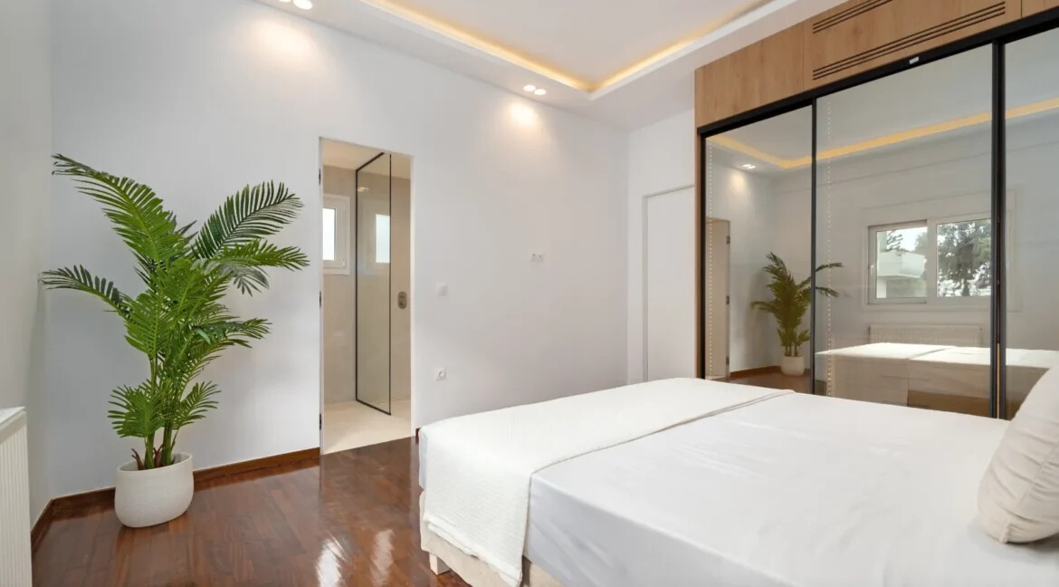 Luxurious Apartment for Sale in Voula, Center 9