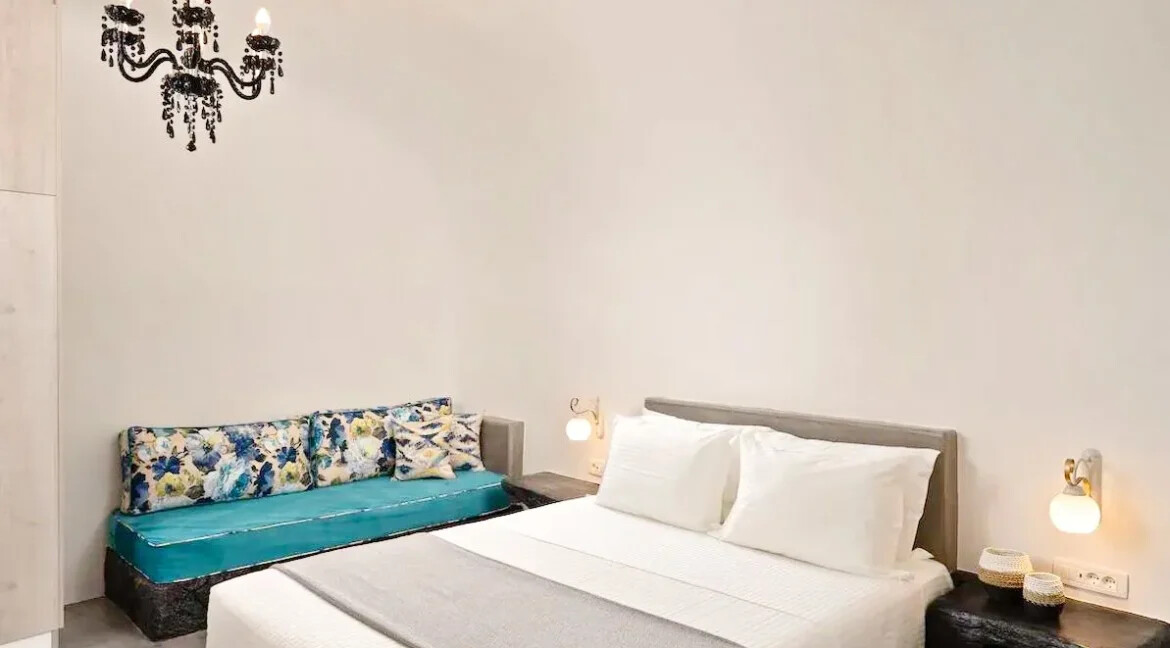 Luxurious Villa with Private Pool in Karterados, Santorini 1